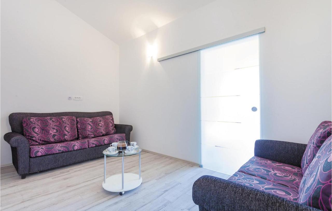 Lovely Apartment In Kastel Stafilic With Jacuzzi Kaštela Extérieur photo