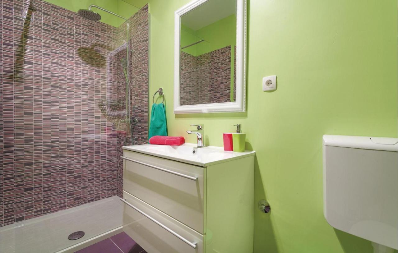 Lovely Apartment In Kastel Stafilic With Jacuzzi Kaštela Extérieur photo